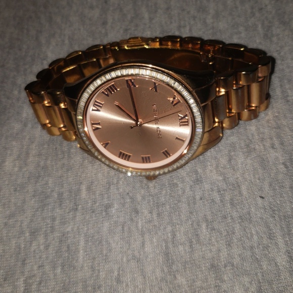 Watch - Picture 2 of 4